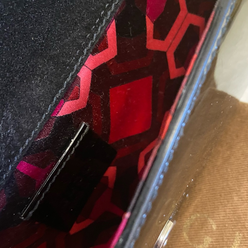 GUCCI Patent Leather Black Romy Clutch Wallet, mint with FREE silver waist belt! - Picture 7 of 13